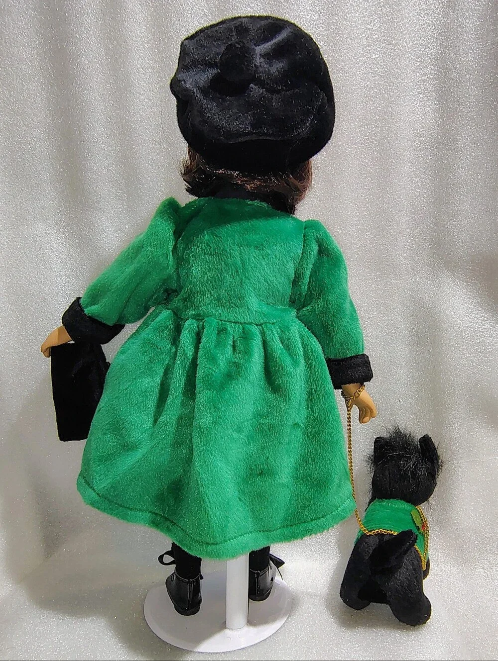 VNTG Avon Adrienne Holiday Radiance 15” Latina Porcelain Doll Scottie Dog